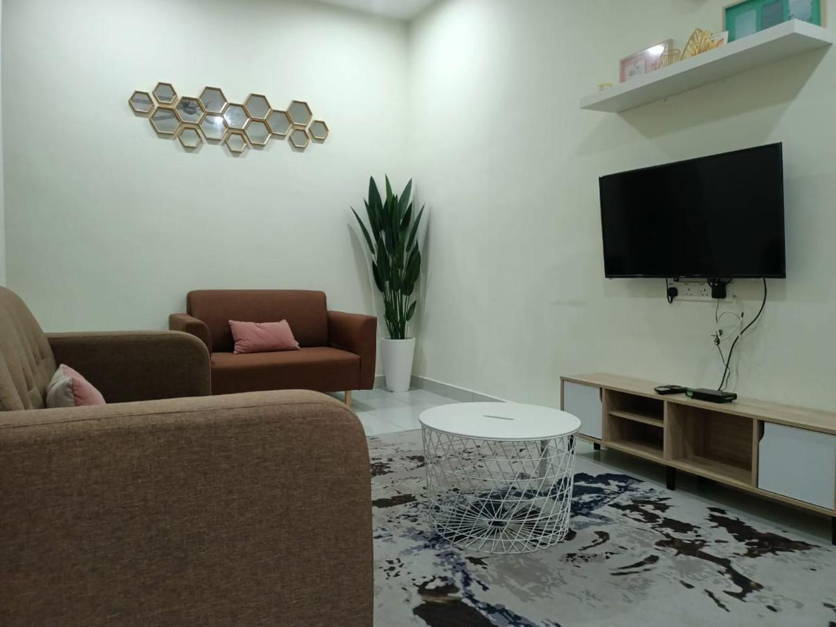 Zr D'Chili Homestay, Kemaman Chukai Exteriör bild
