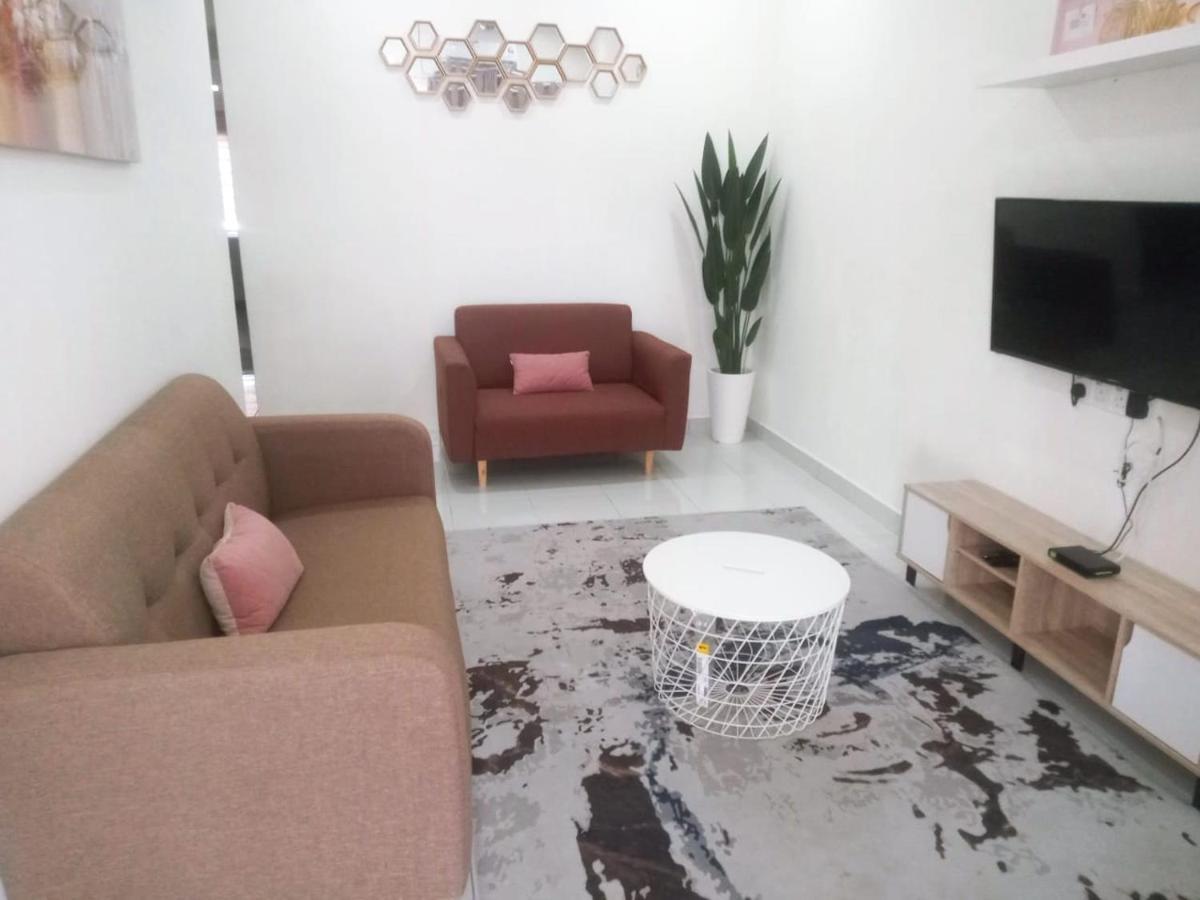 Zr D'Chili Homestay, Kemaman Chukai Exteriör bild