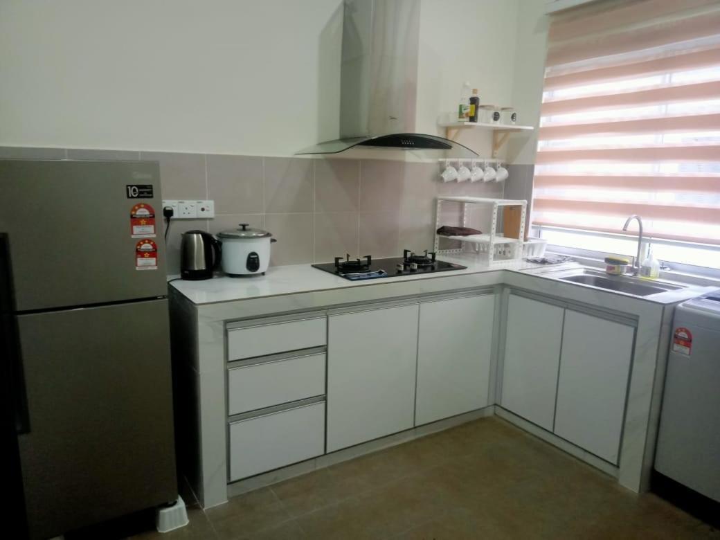 Zr D'Chili Homestay, Kemaman Chukai Exteriör bild